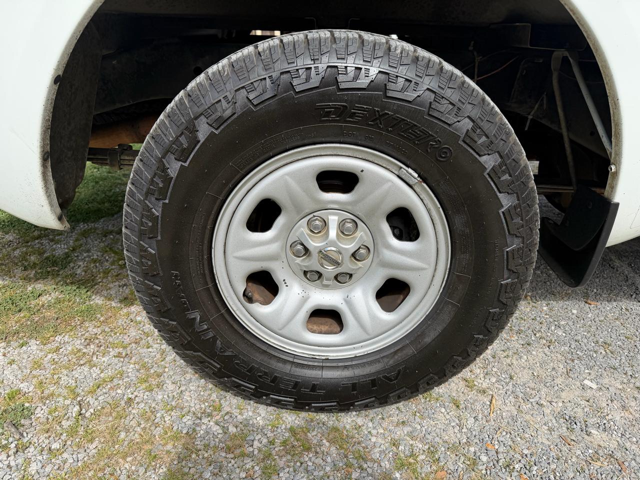 Nissan Frontier SV I4 King Cab 2WD 2013