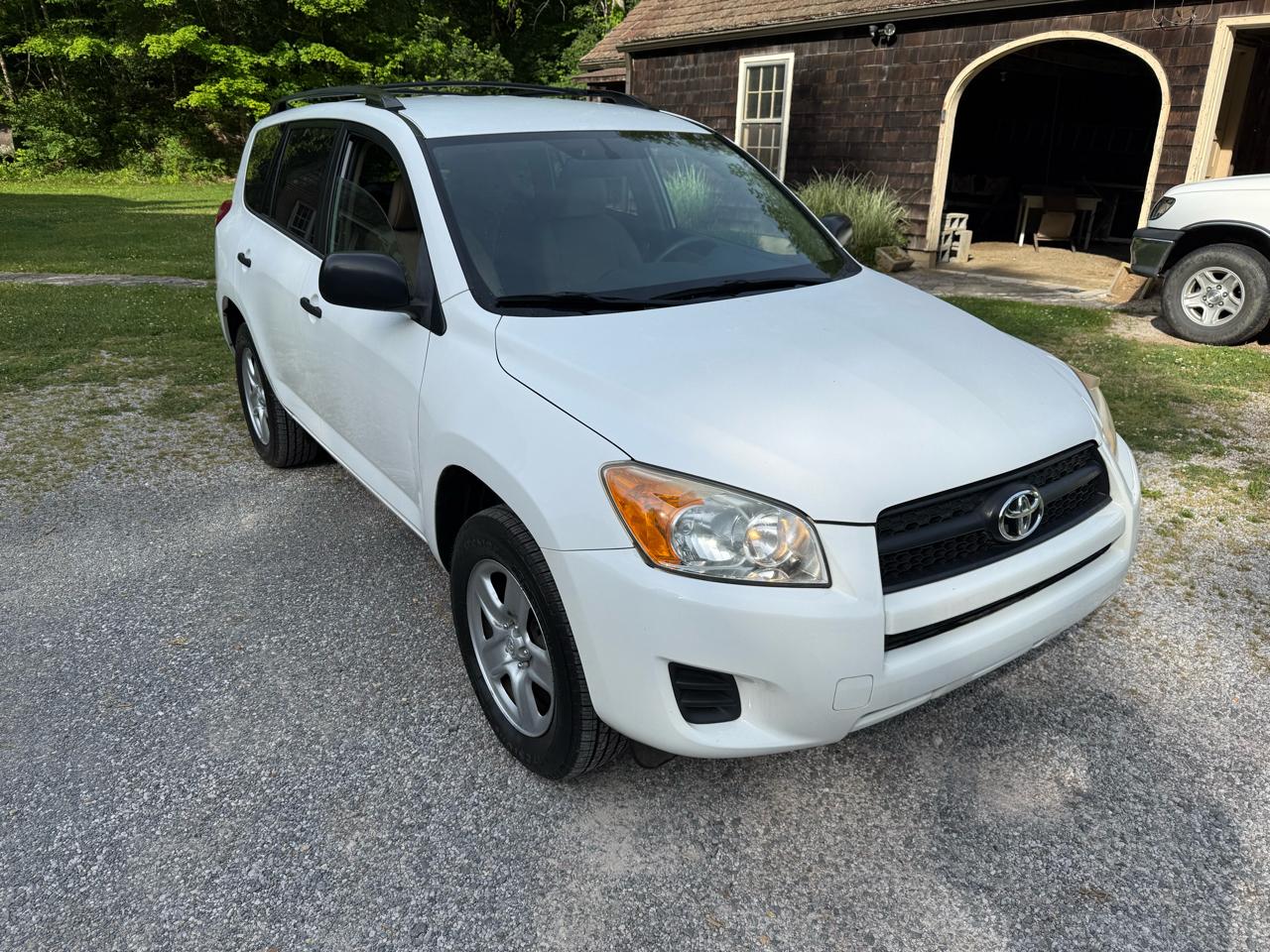 Toyota RAV4 Base I4 4WD 2009