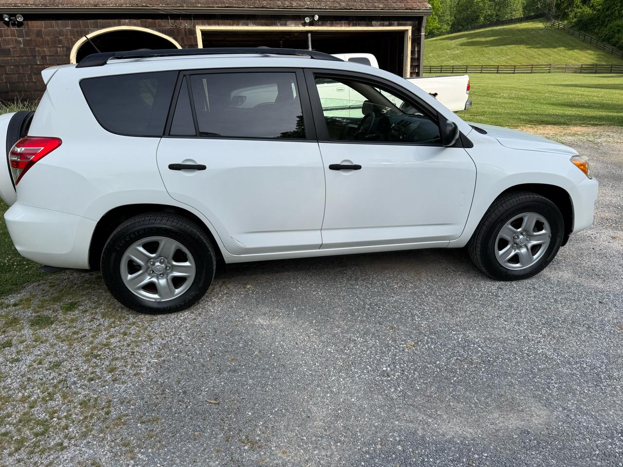 Toyota RAV4 Base I4 4WD 2009
