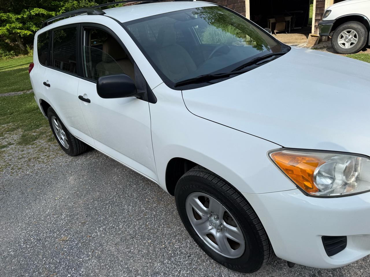 Toyota RAV4 Base I4 4WD 2009