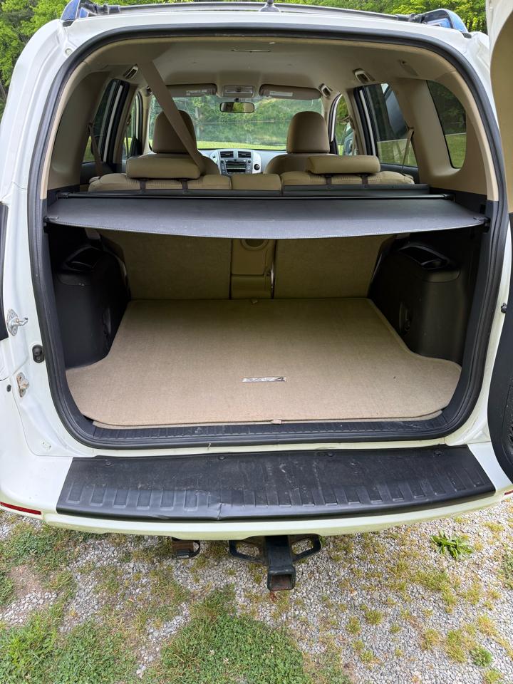 Toyota RAV4 Base I4 4WD 2009