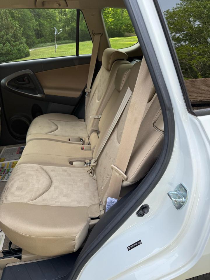 Toyota RAV4 Base I4 4WD 2009