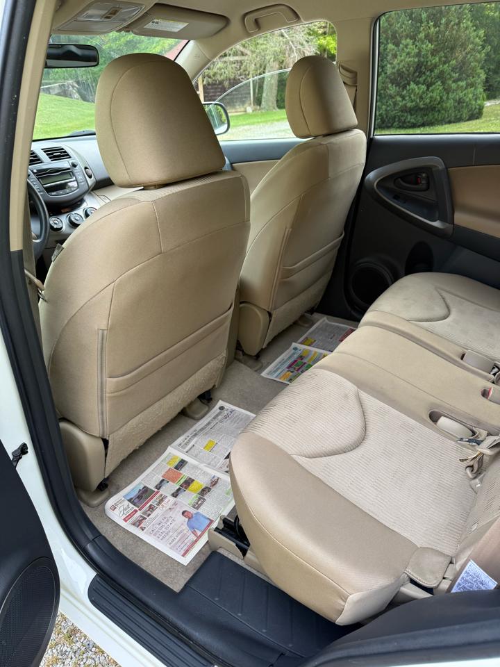 Toyota RAV4 Base I4 4WD 2009