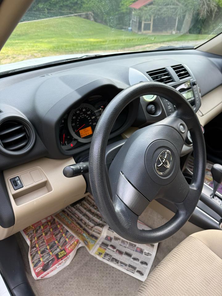 Toyota RAV4 Base I4 4WD 2009