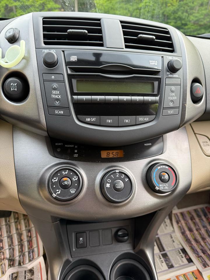 Toyota RAV4 Base I4 4WD 2009