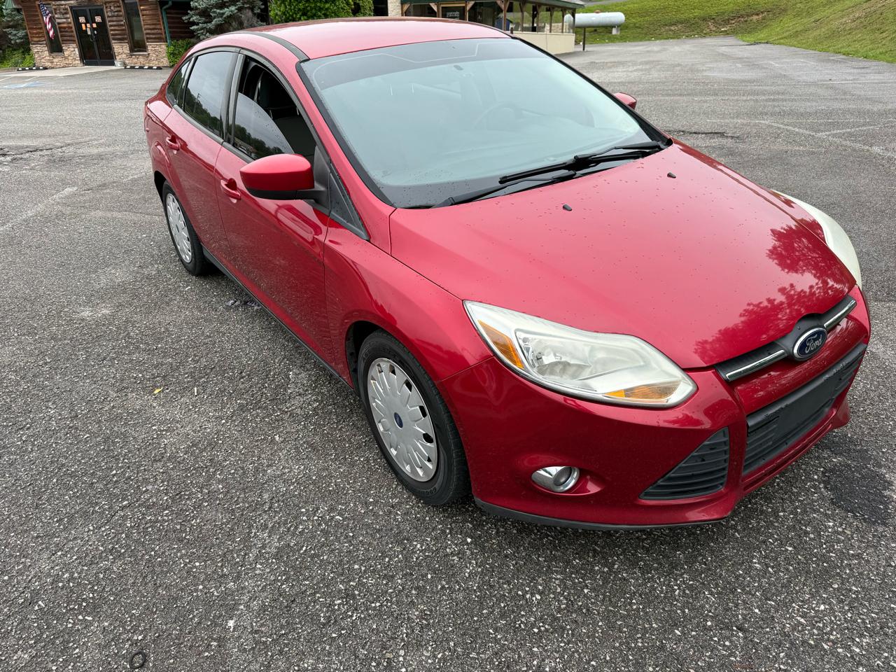 Ford Focus SE Sedan 2012