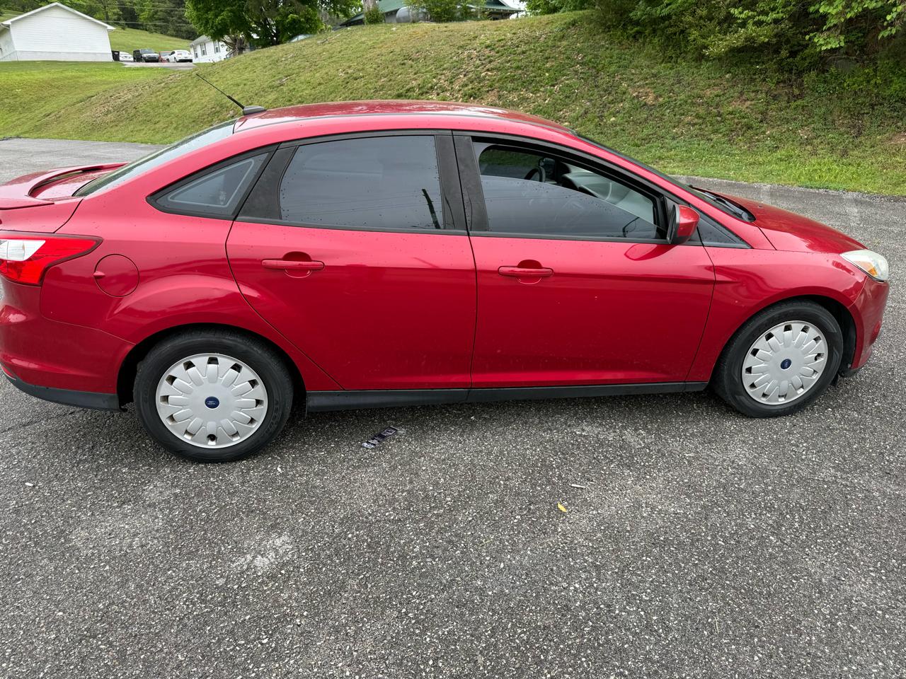 Ford Focus SE Sedan 2012