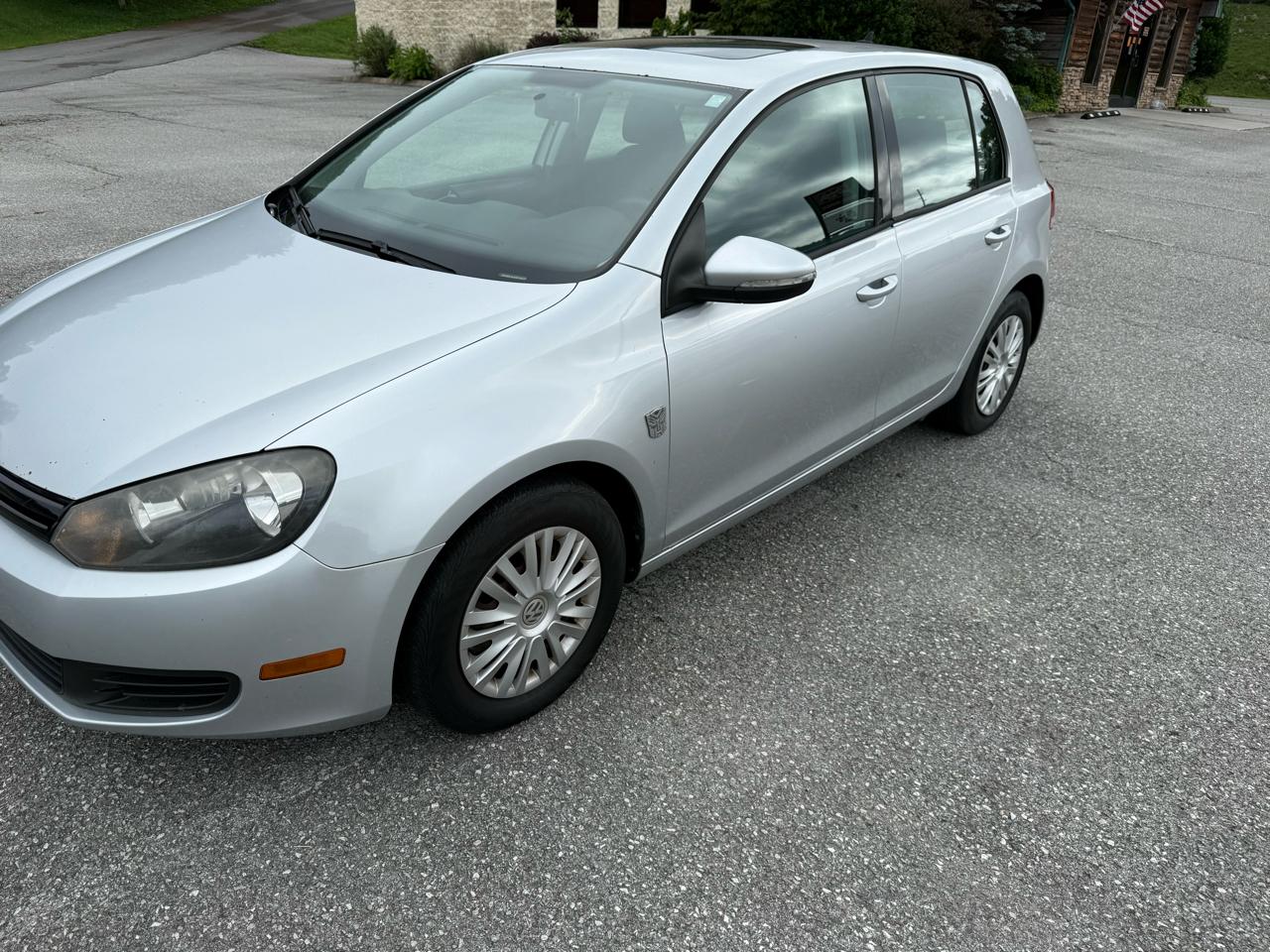 2012 Volkswagen Golf 2.5L 4-Door