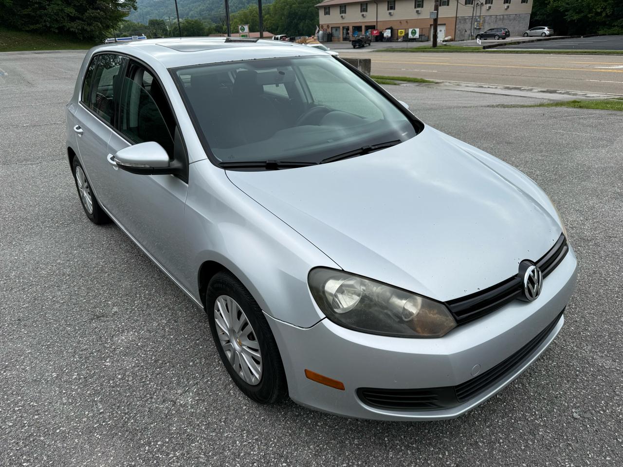 Volkswagen Golf 2.5L 4-Door 2012