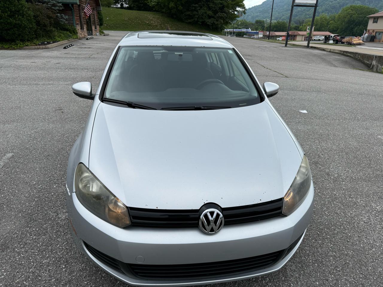 Volkswagen Golf 2.5L 4-Door 2012