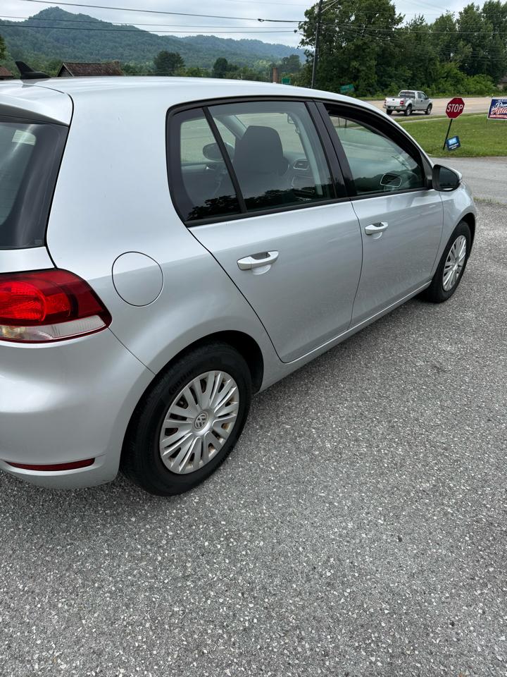 Volkswagen Golf 2.5L 4-Door 2012