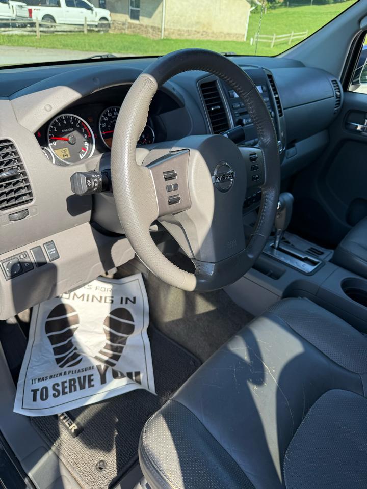 Nissan Frontier 4WD Crew Cab SWB Auto S 2011
