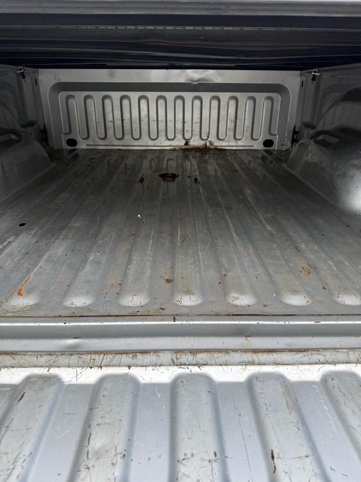 Dodge Ram 1500 ST Quad Cab Short Bed 4WD 2005