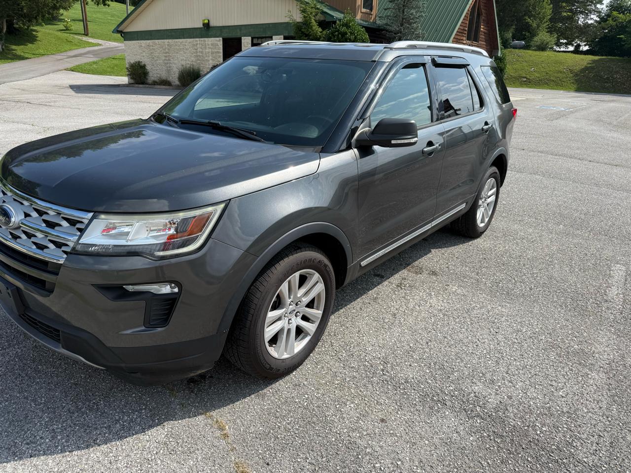 Ford Explorer 4dr XLT 4WD 2019