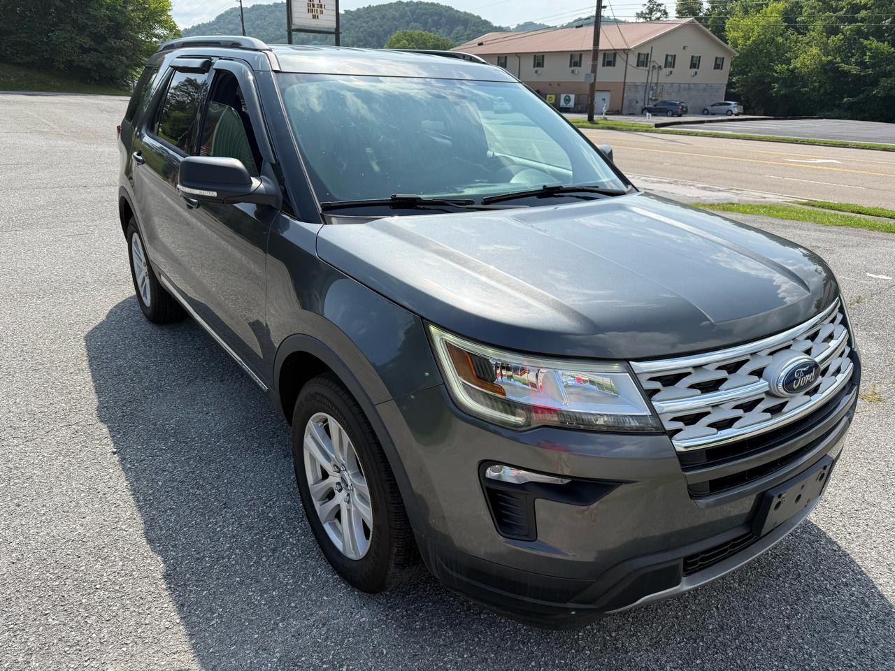 Ford Explorer 4dr XLT 4WD 2019