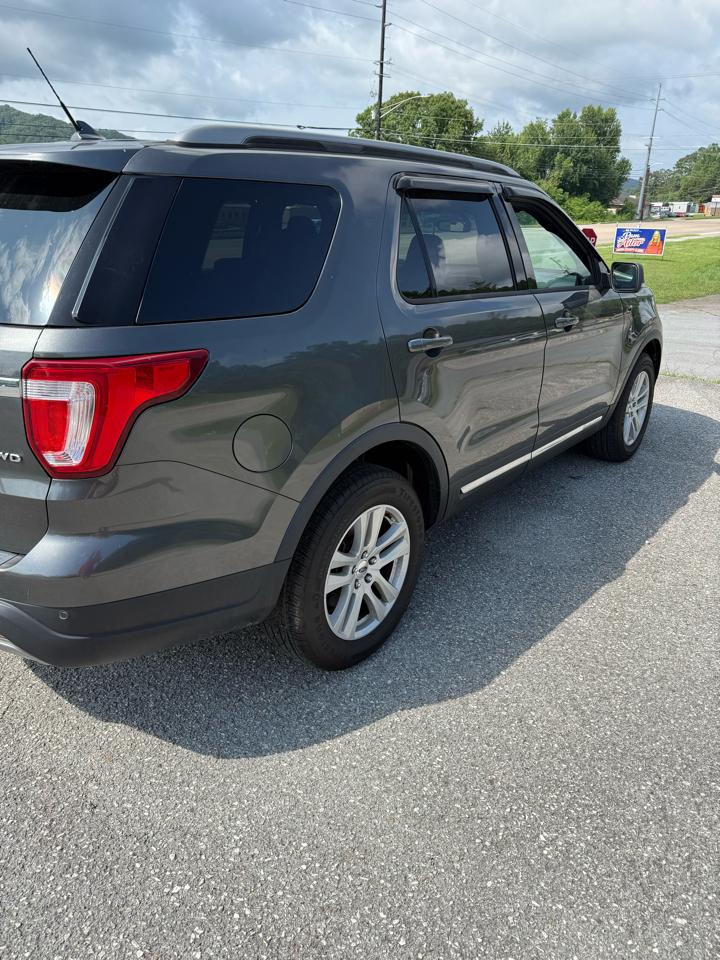 Ford Explorer 4dr XLT 4WD 2019