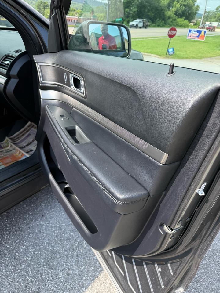 Ford Explorer 4dr XLT 4WD 2019