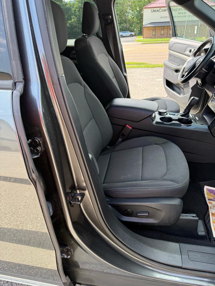 Ford Explorer 4dr XLT 4WD 2019