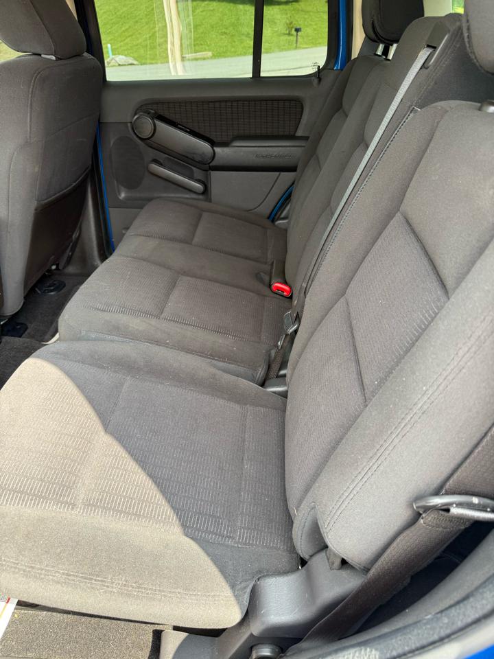 Ford Explorer XLT 4.0L 4WD 2010