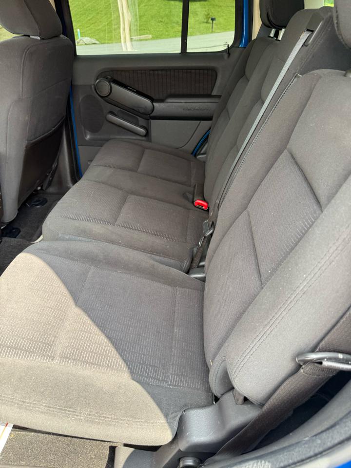 Ford Explorer XLT 4.0L 4WD 2010