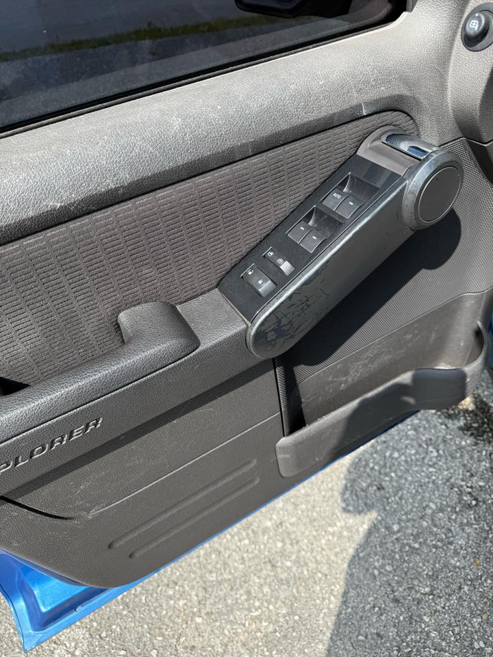 Ford Explorer XLT 4.0L 4WD 2010