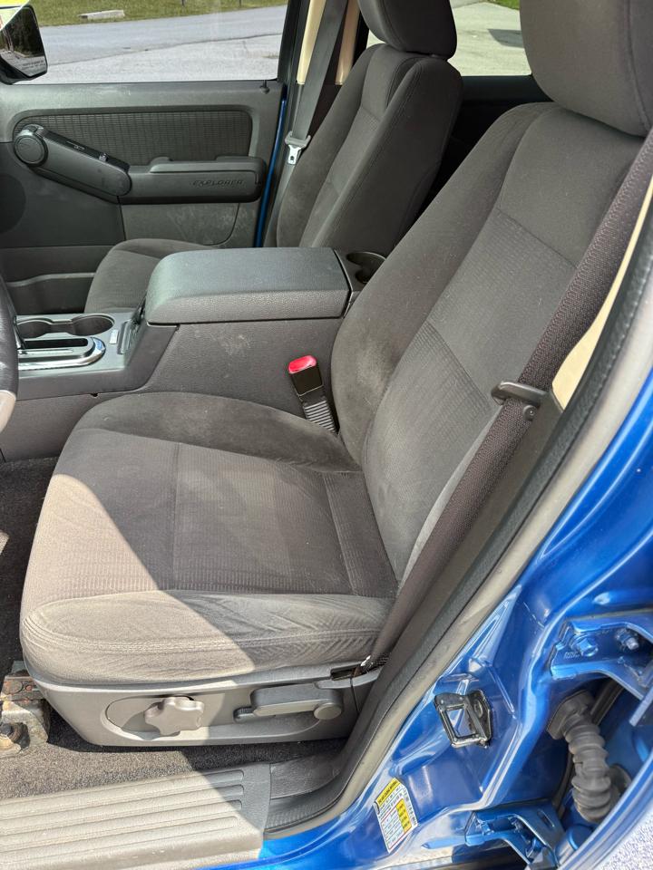 Ford Explorer XLT 4.0L 4WD 2010