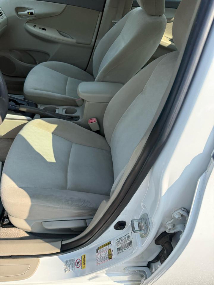 Toyota Corolla 4dr Sdn Auto (Natl) 2009