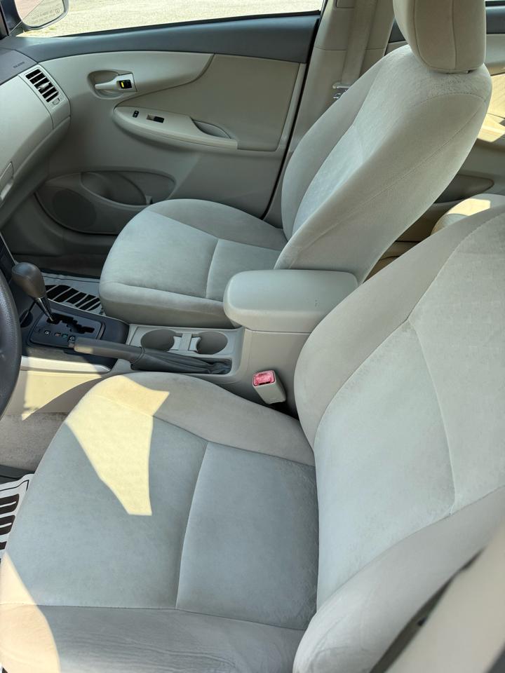 Toyota Corolla 4dr Sdn Auto (Natl) 2009