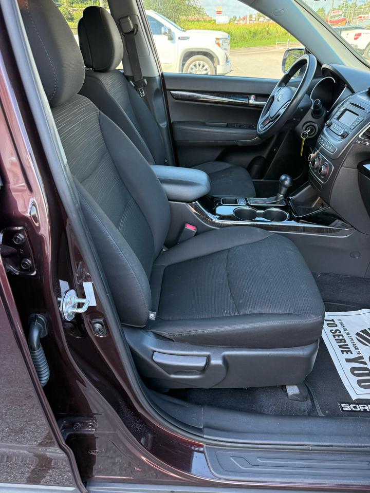 Kia Sorento LX 2WD 2014