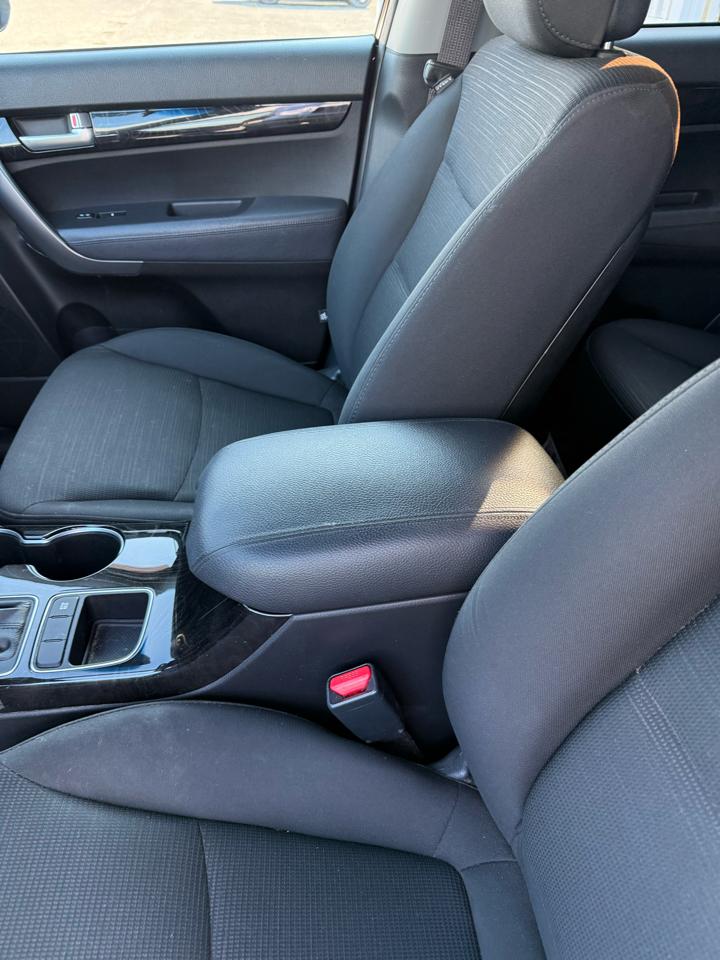 Kia Sorento LX 2WD 2014