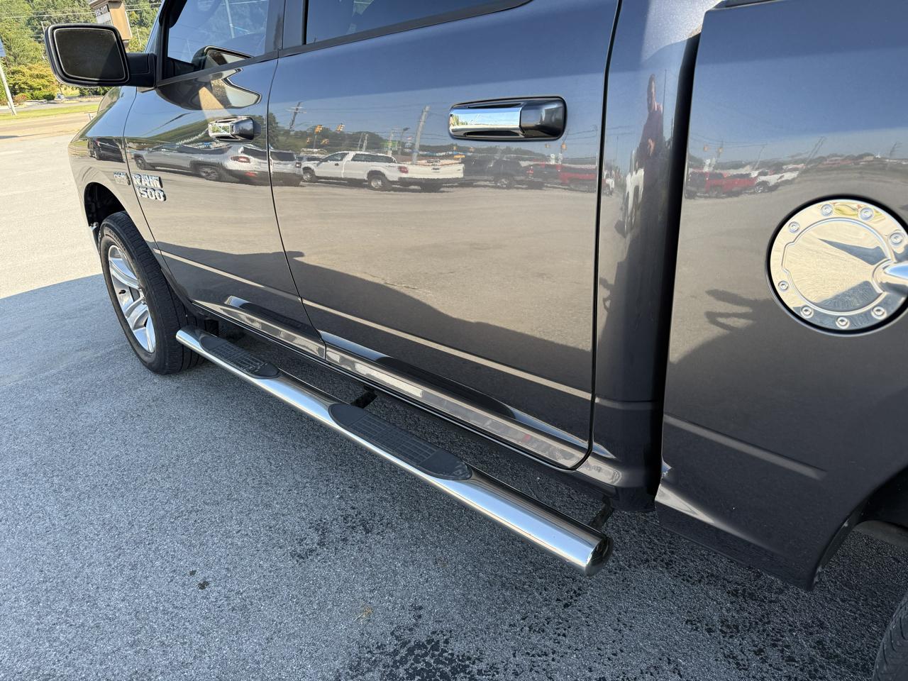 RAM 1500 4WD Crew Cab 140.5" SLT 2014
