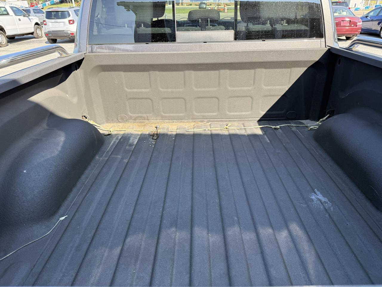 RAM 1500 4WD Crew Cab 140.5" SLT 2014