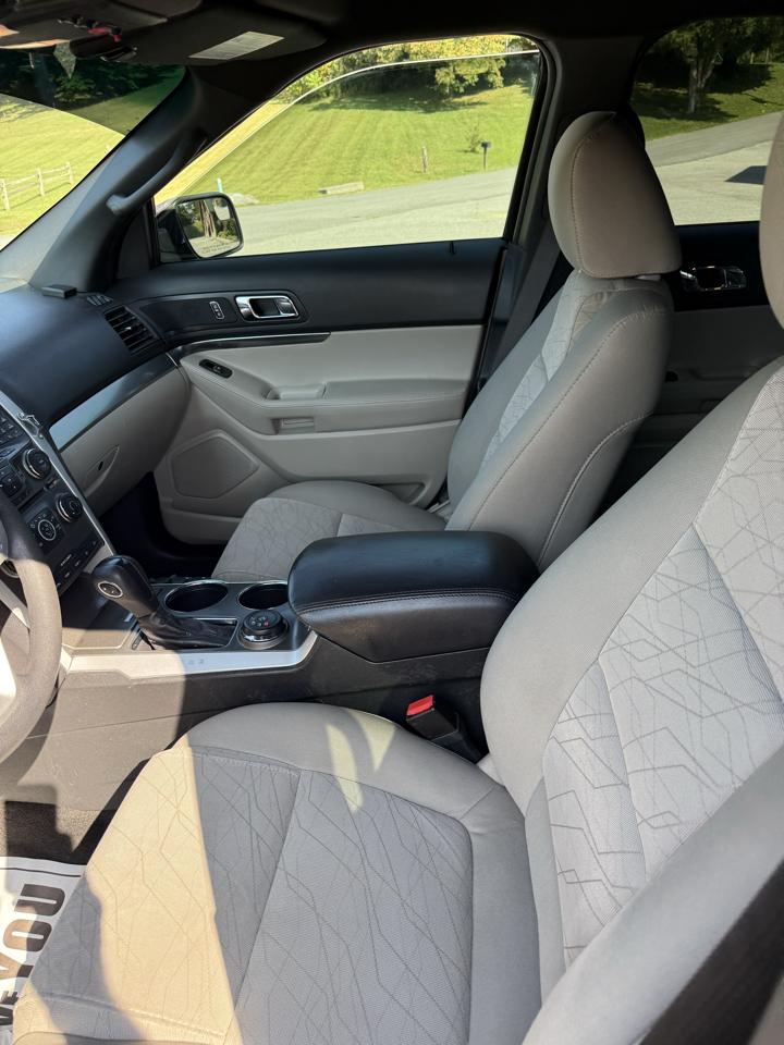 Ford Explorer Base 4WD 2012