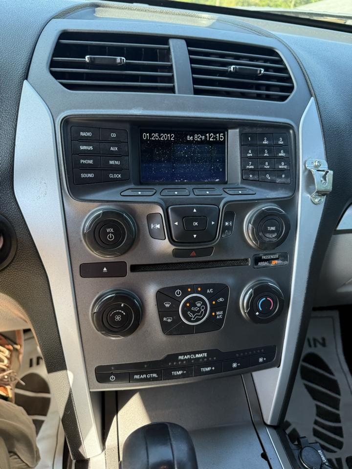 Ford Explorer Base 4WD 2012
