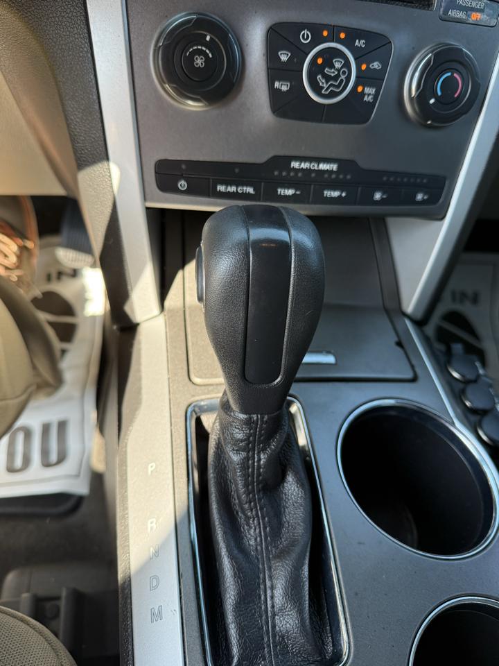 Ford Explorer Base 4WD 2012