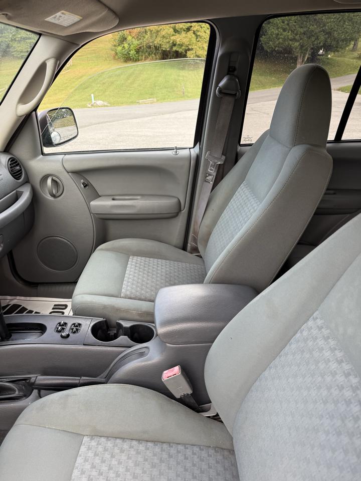 Jeep Liberty Sport 4WD 2005