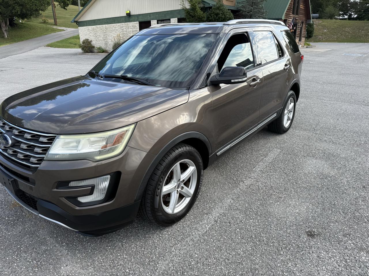 Ford Explorer 4dr 114" WB 4.0L XLT Sport 4WD 2016