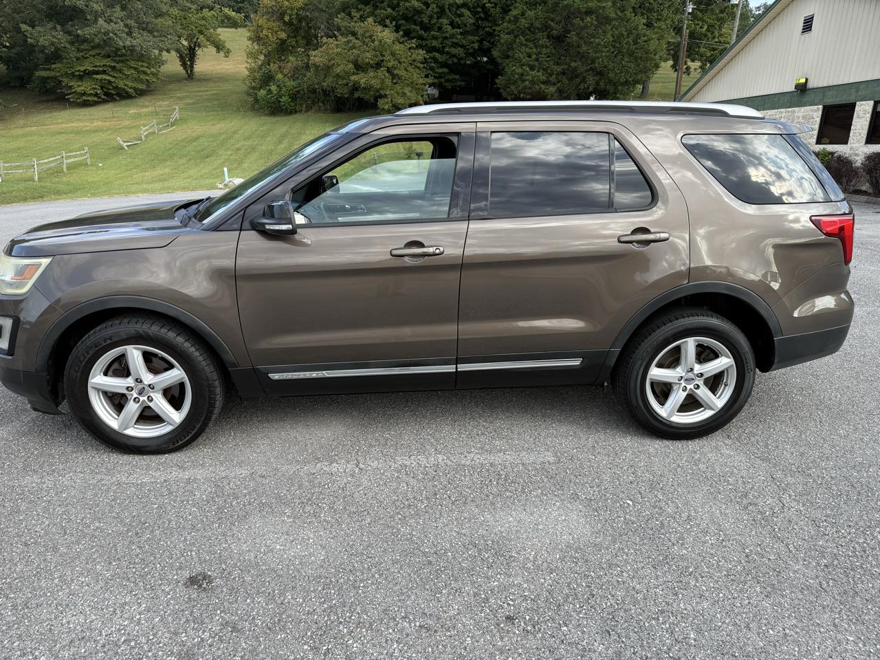 Ford Explorer 4dr 114" WB 4.0L XLT Sport 4WD 2016