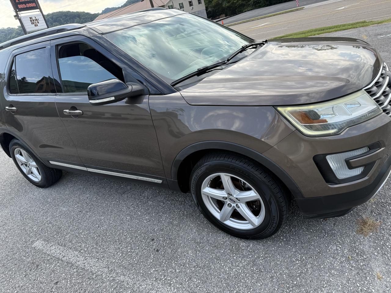 Ford Explorer 4dr 114" WB 4.0L XLT Sport 4WD 2016