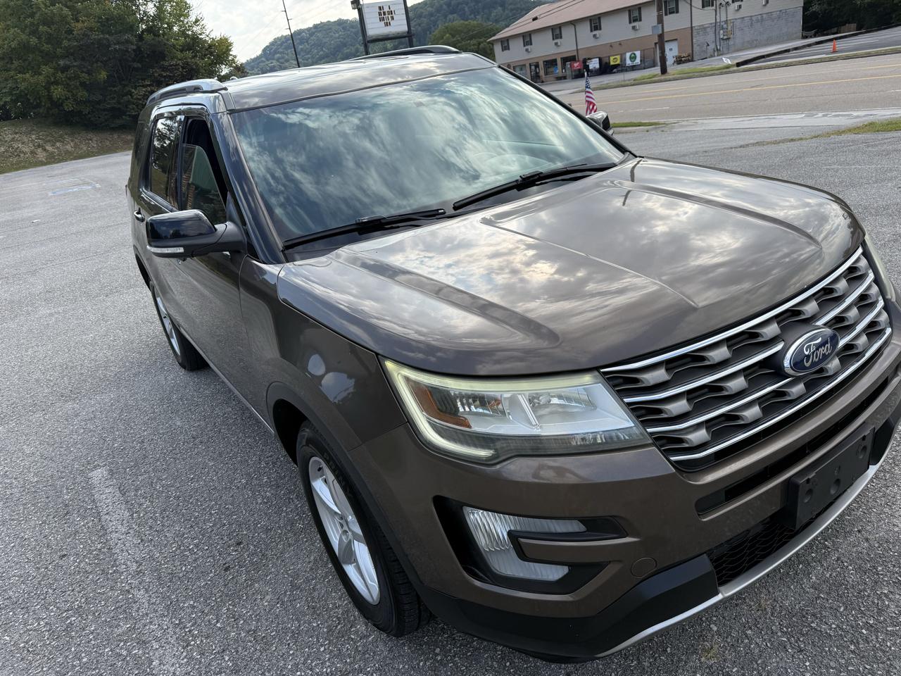 Ford Explorer 4dr 114" WB 4.0L XLT Sport 4WD 2016