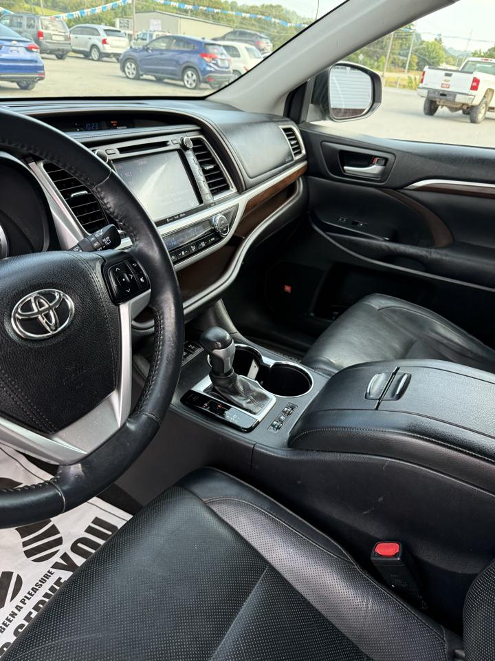 Toyota Highlander Limited AWD V6 2016