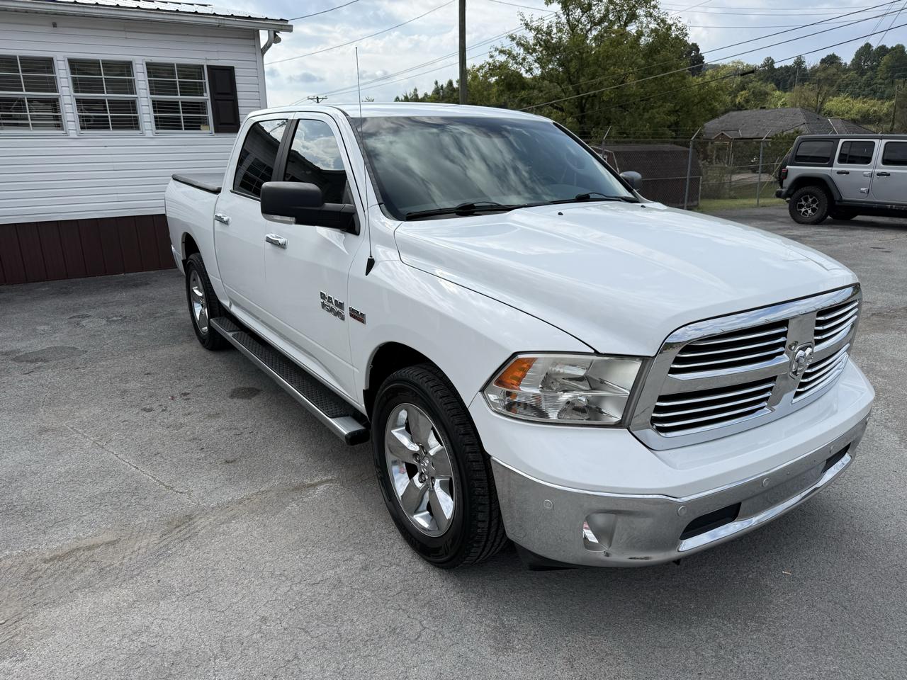 RAM 1500 2WD Crew Cab 140.5" Sport 2015
