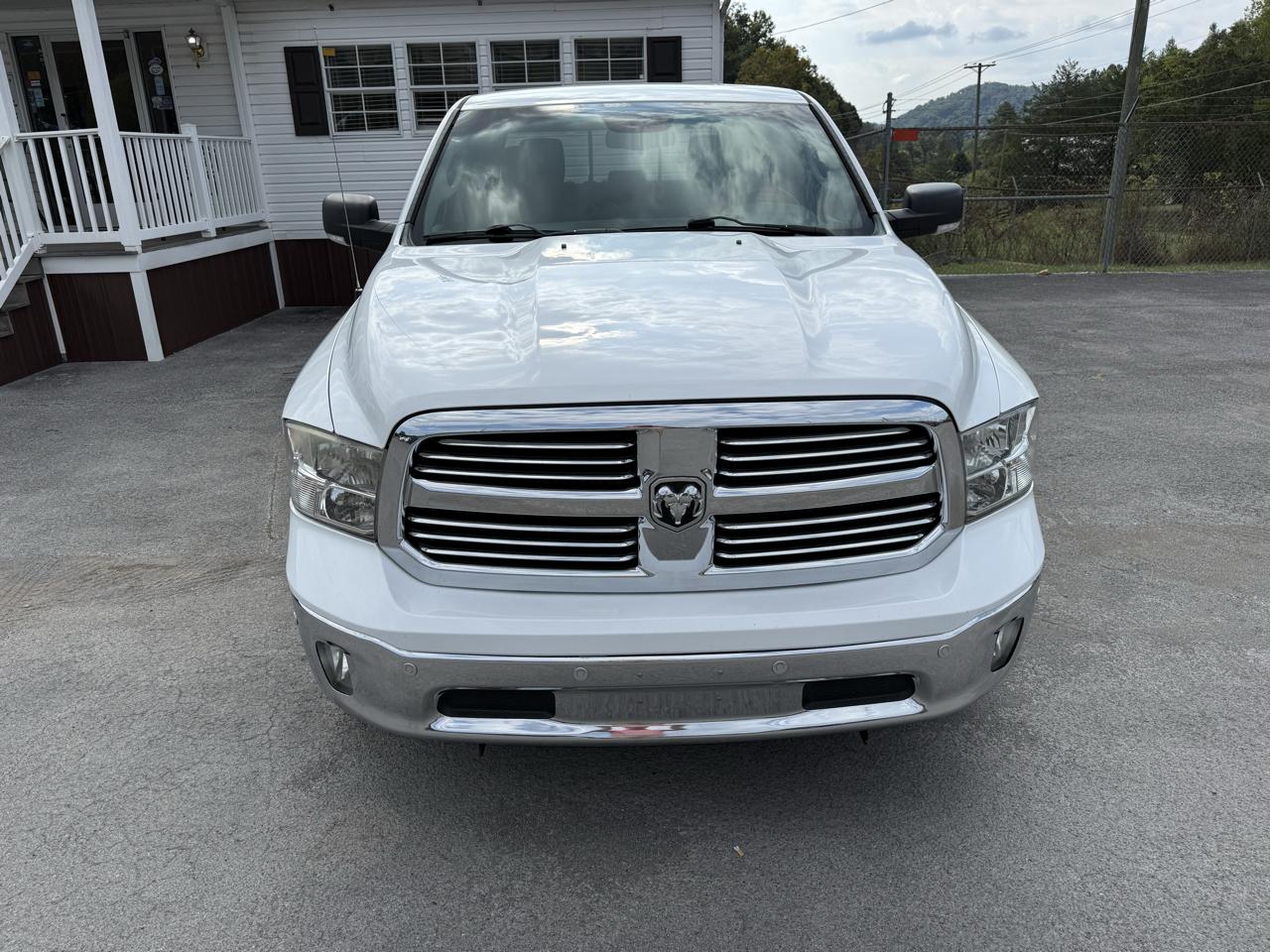 RAM 1500 2WD Crew Cab 140.5" Sport 2015