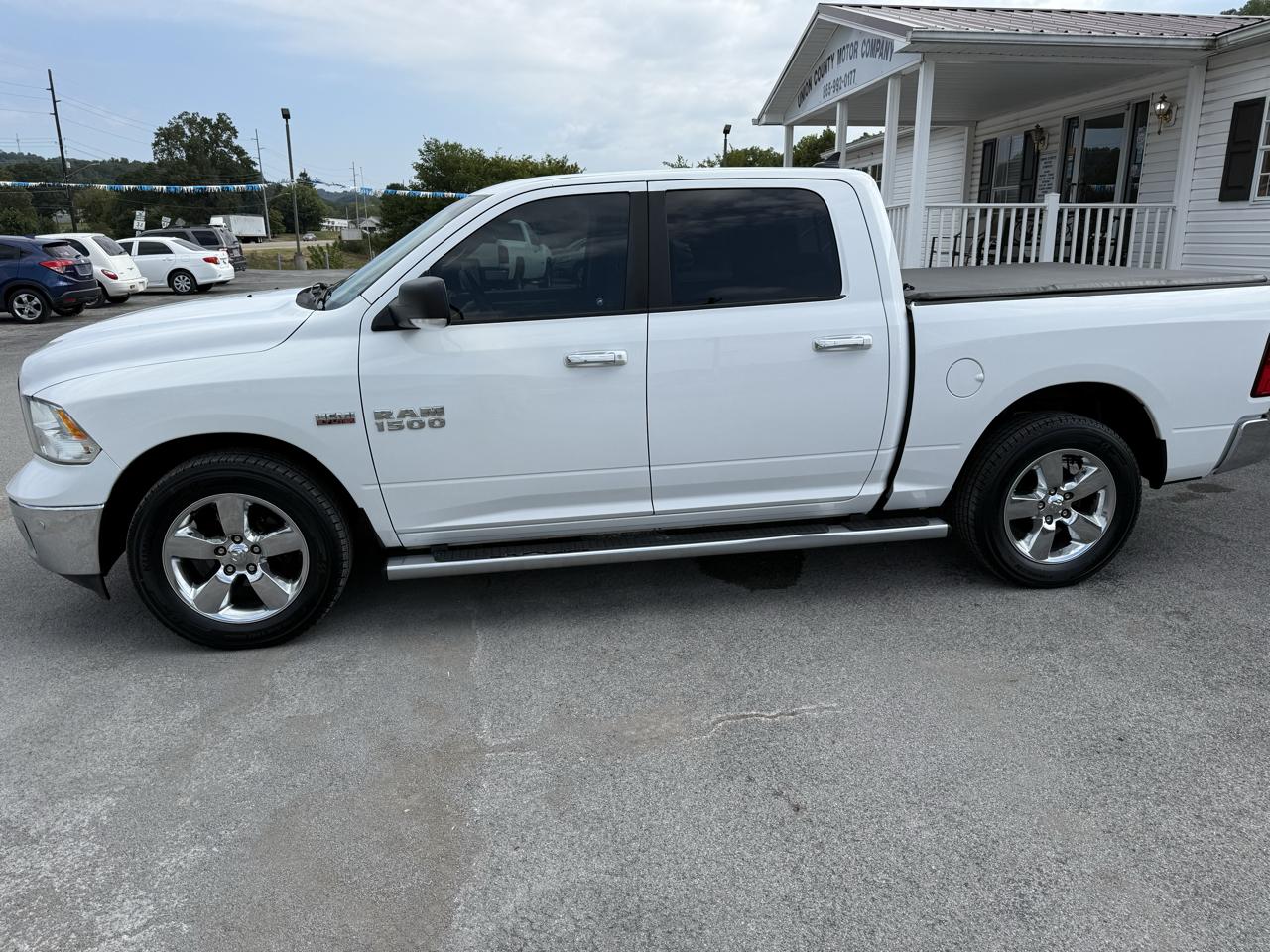 RAM 1500 2WD Crew Cab 140.5" Sport 2015