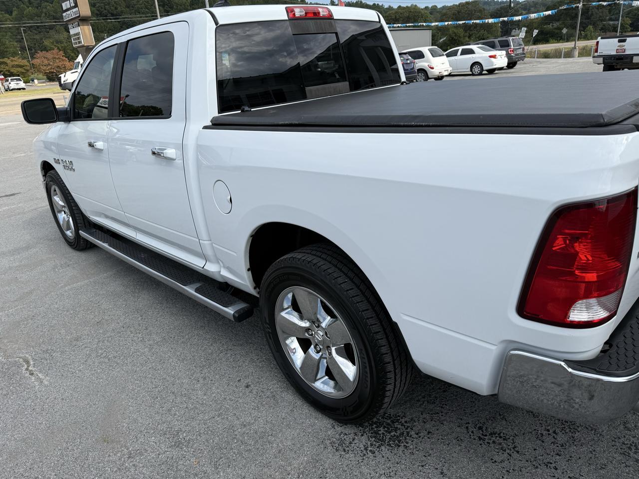 RAM 1500 2WD Crew Cab 140.5" Sport 2015