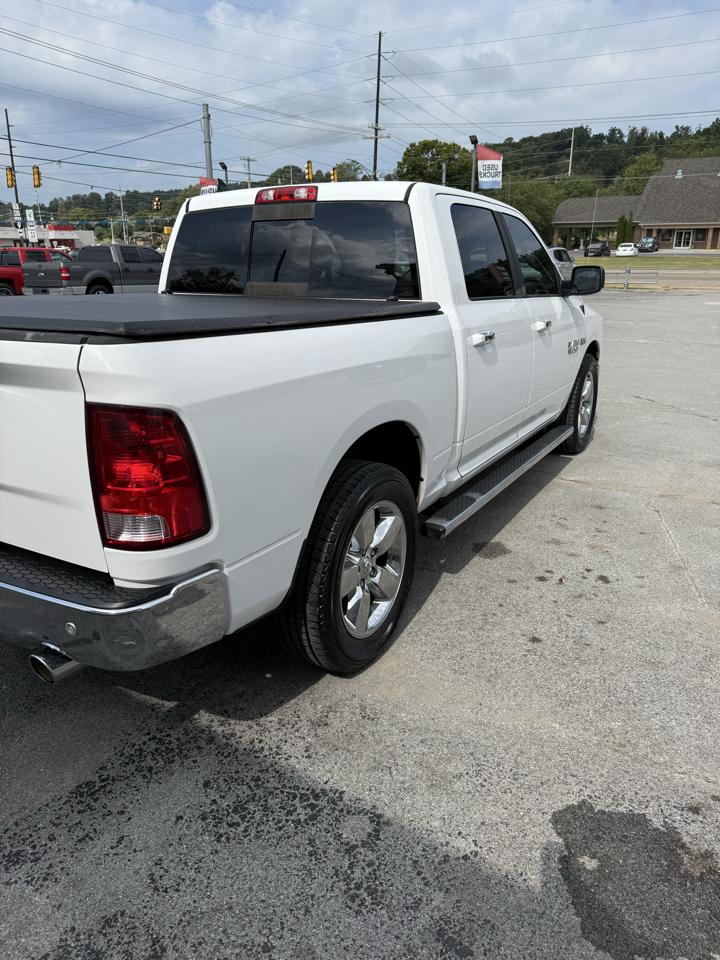 RAM 1500 2WD Crew Cab 140.5" Sport 2015
