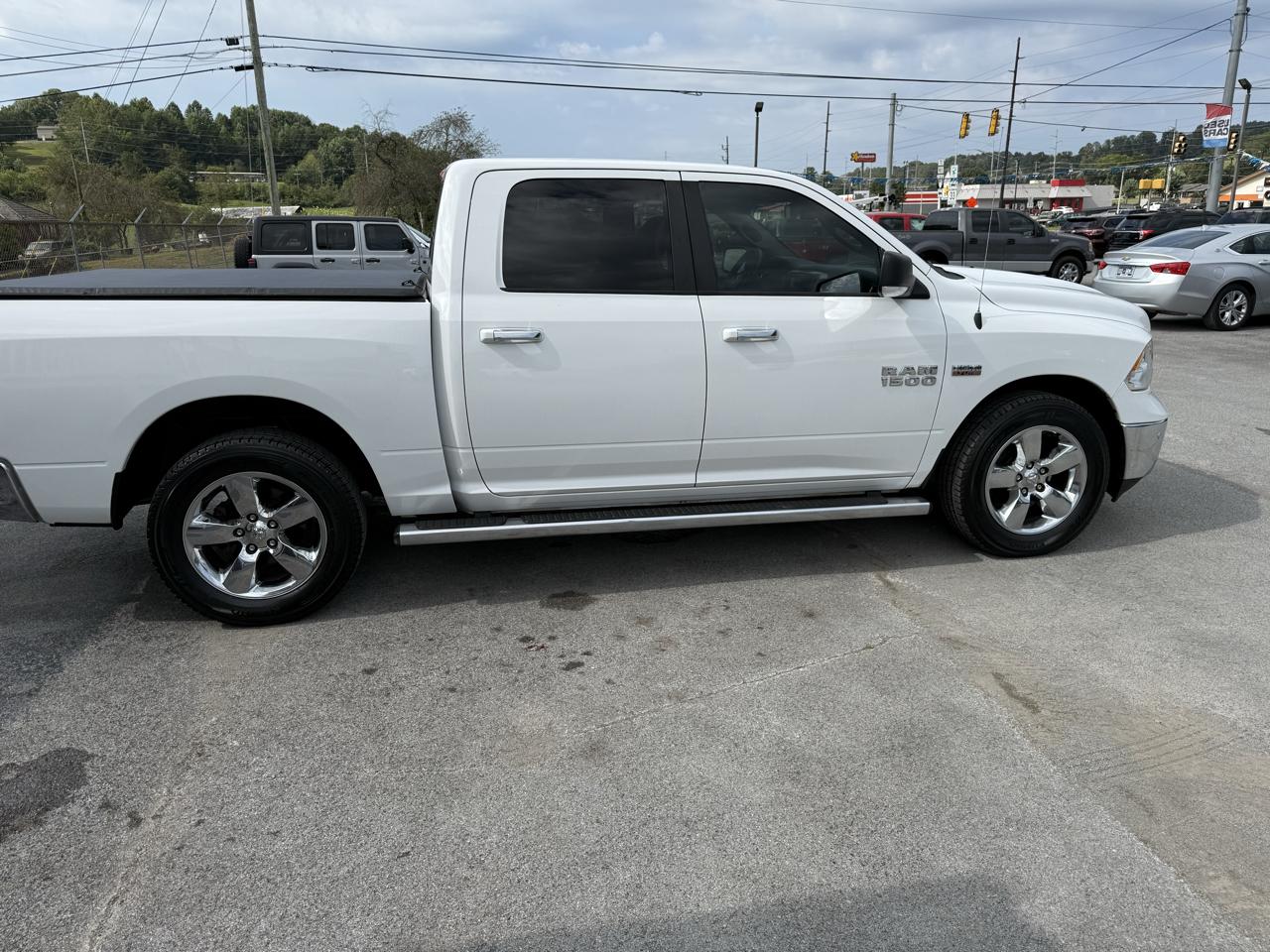 RAM 1500 2WD Crew Cab 140.5" Sport 2015