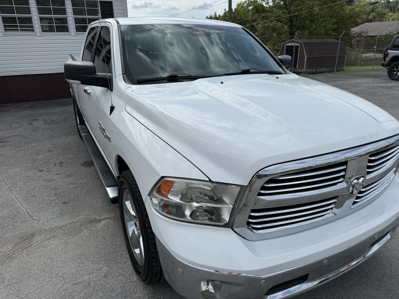 RAM 1500 2WD Crew Cab 140.5" Sport 2015