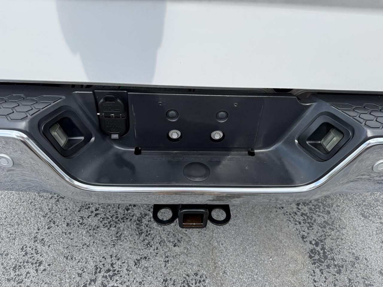 RAM 1500 2WD Crew Cab 140.5" Sport 2015