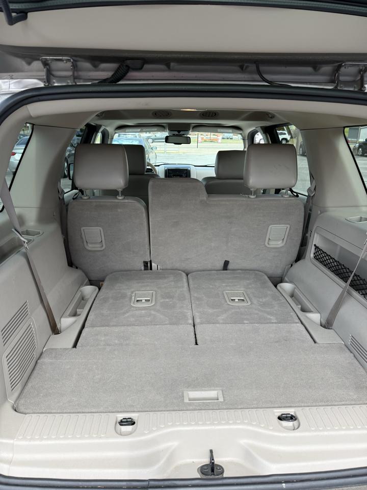 Ford Explorer XLT 4.6L 2WD 2006